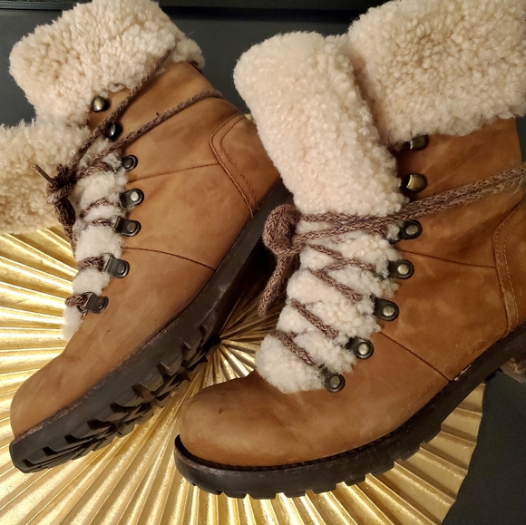Lace up UGG boot - Picture 2 of 7